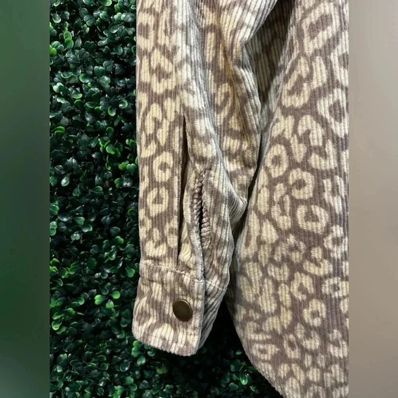 ANDTHEWHY leopard shacket - small NEW - Picture 5 of 8